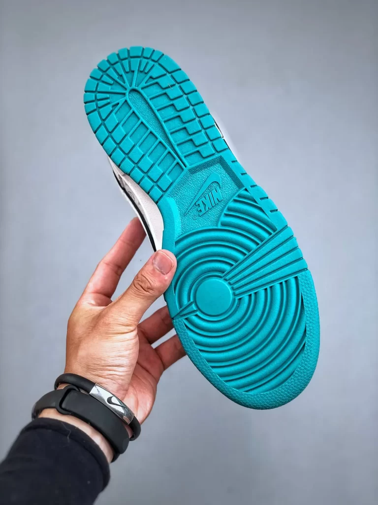 SneakPulse