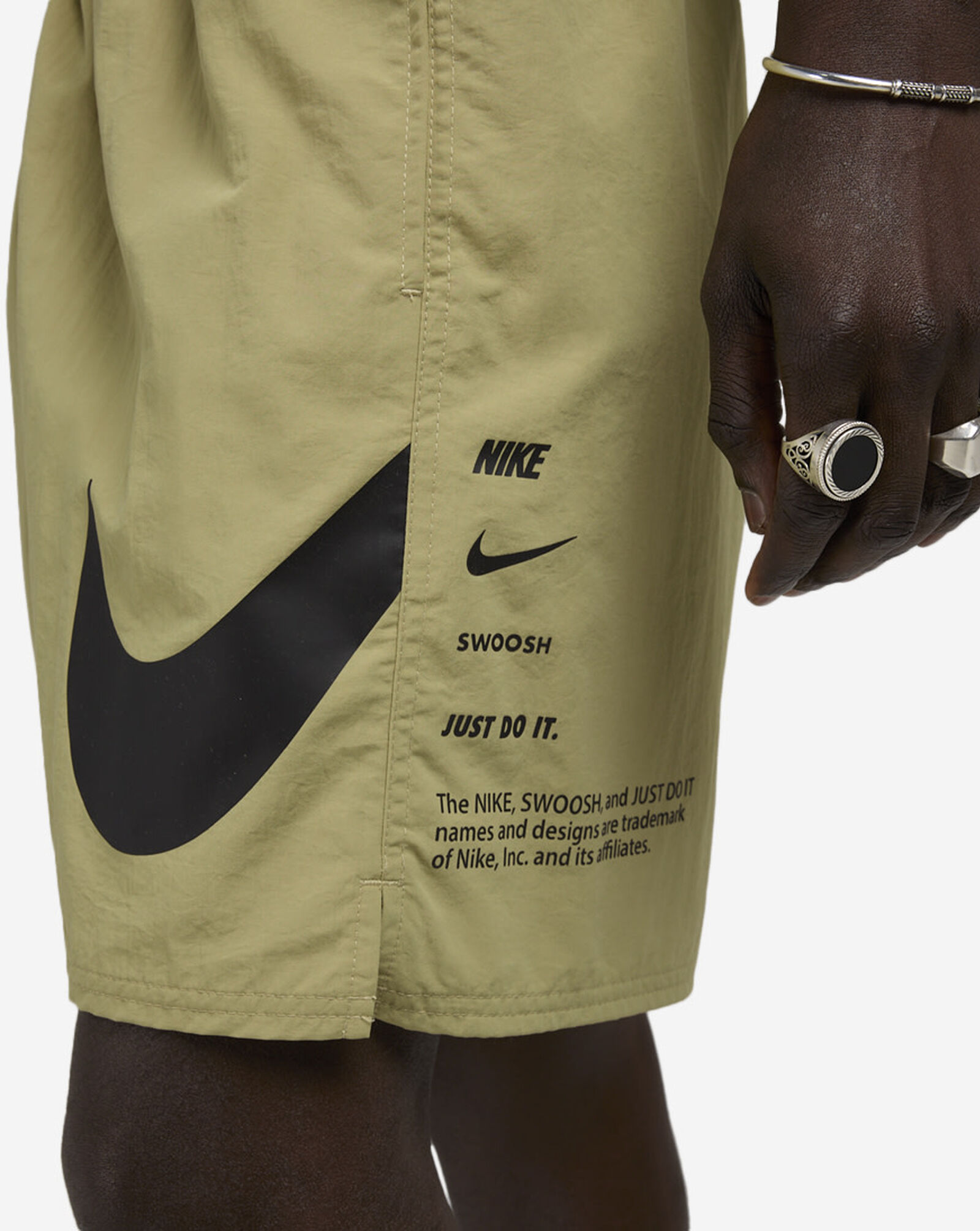 7\" Fully Lined Swim Breaker Shorts Beige | Black