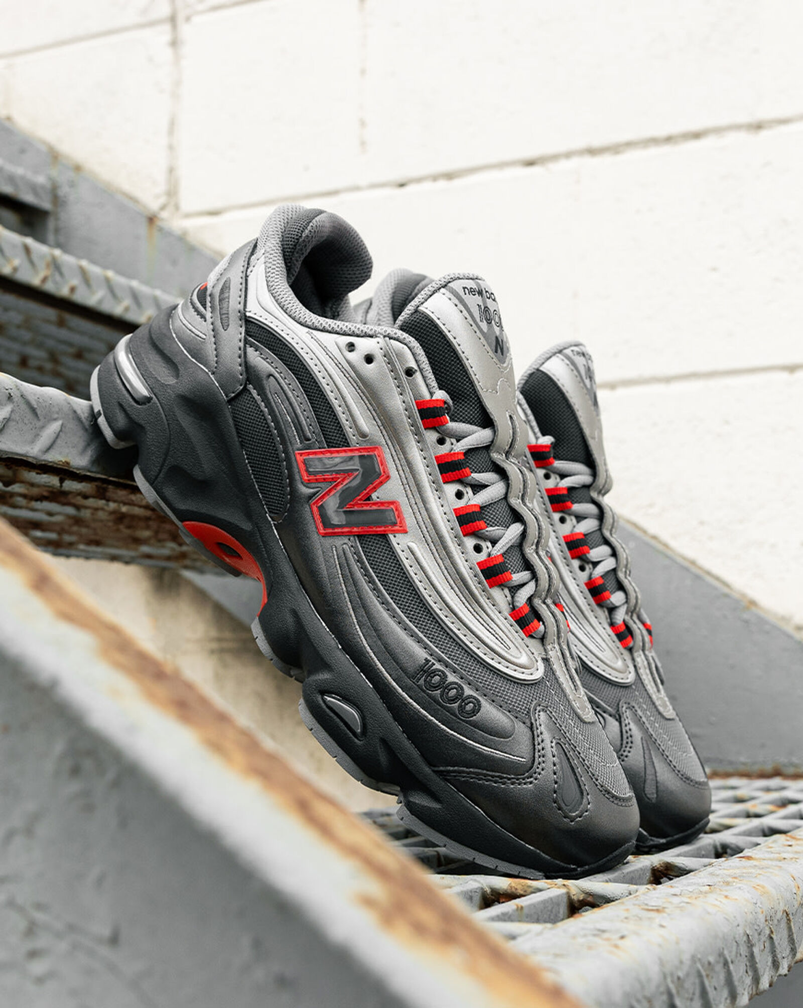 1000 Black | True Red | Magnet | Shadow Grey 9 1000 Black | True Red | Magnet | Shadow Grey