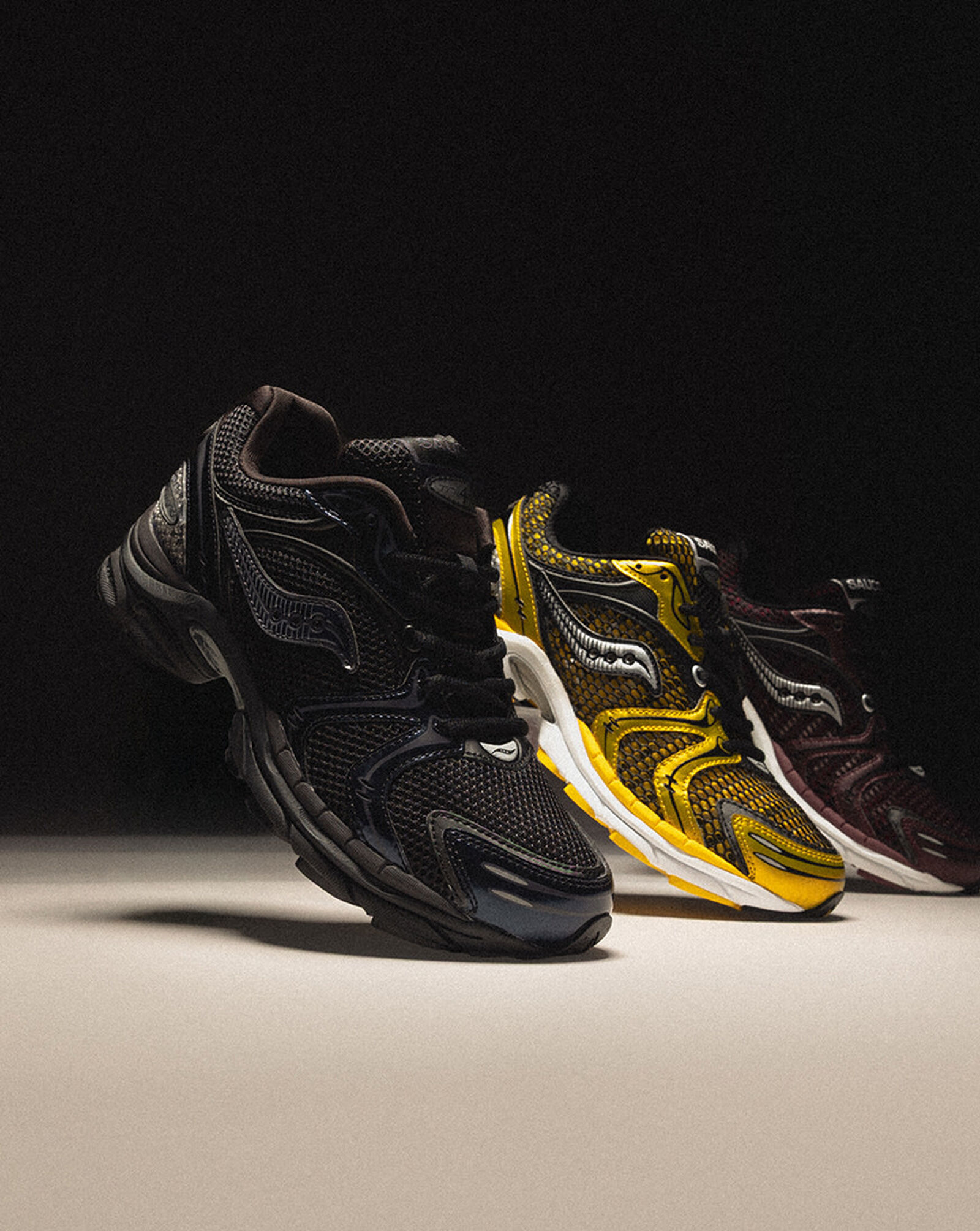 ProGrid Triumph 4 Glossy Black