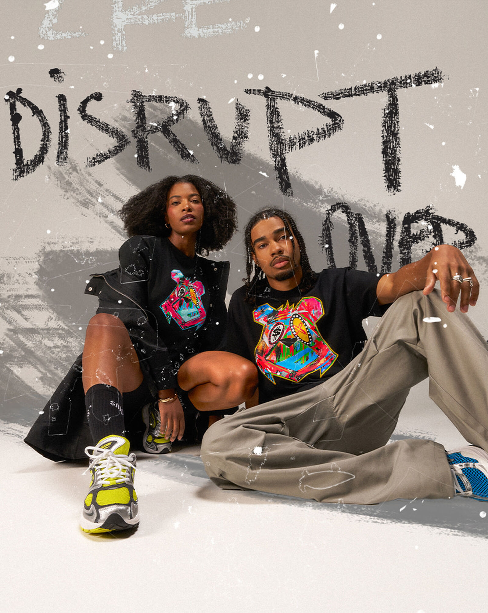 Abstract Money Bear Tee Black