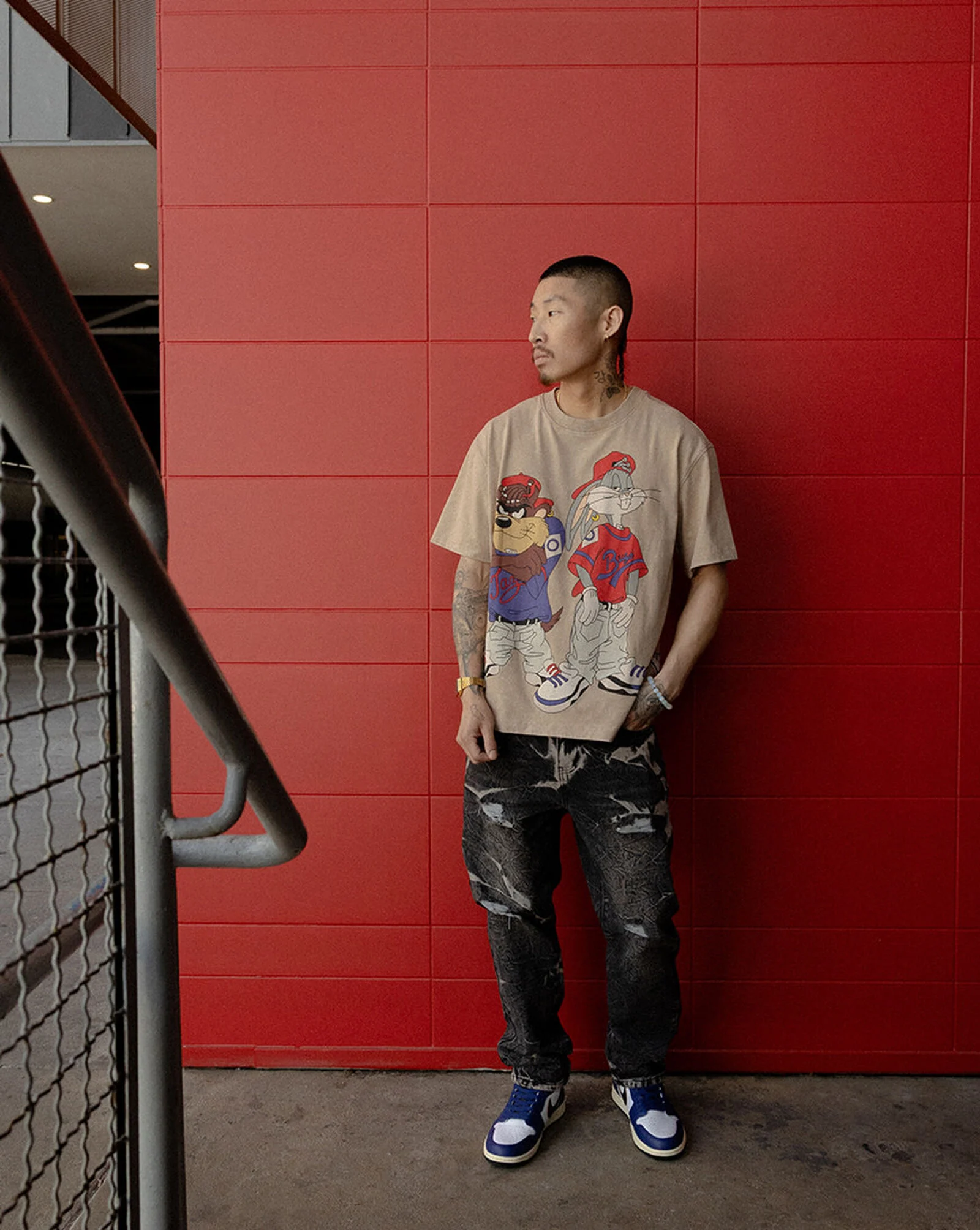 Looney Tunes Tee Washed Taupe