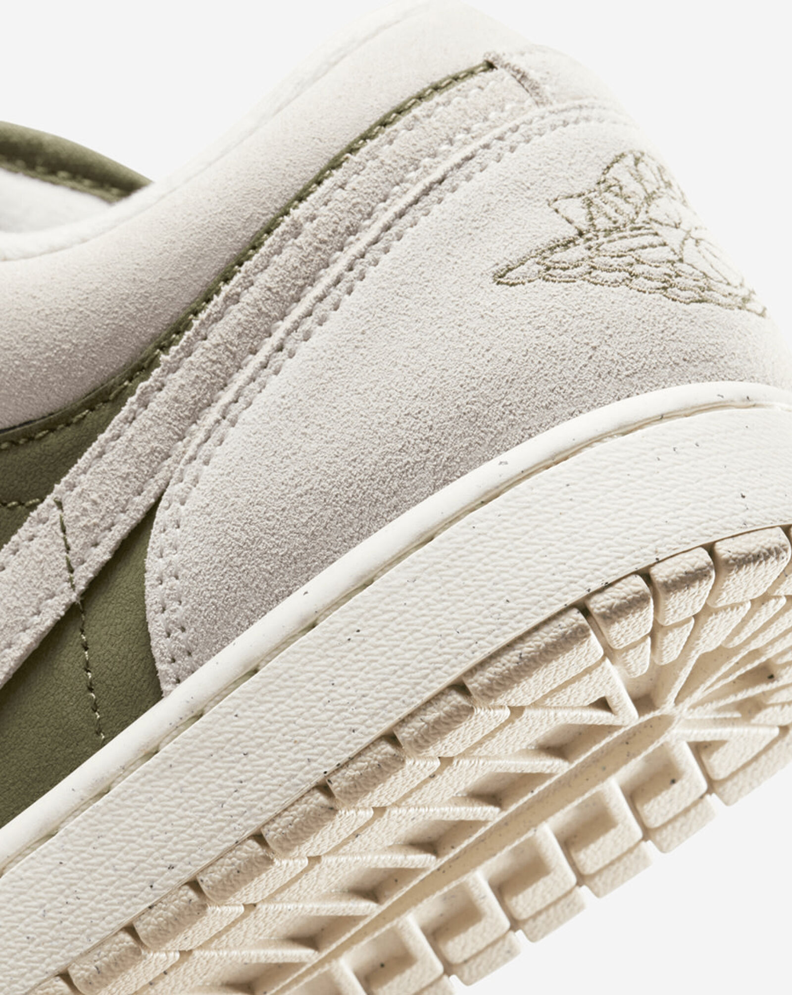 Air Jordan 1 Low SE Medium Olive | Light Orewood Brown | Sail