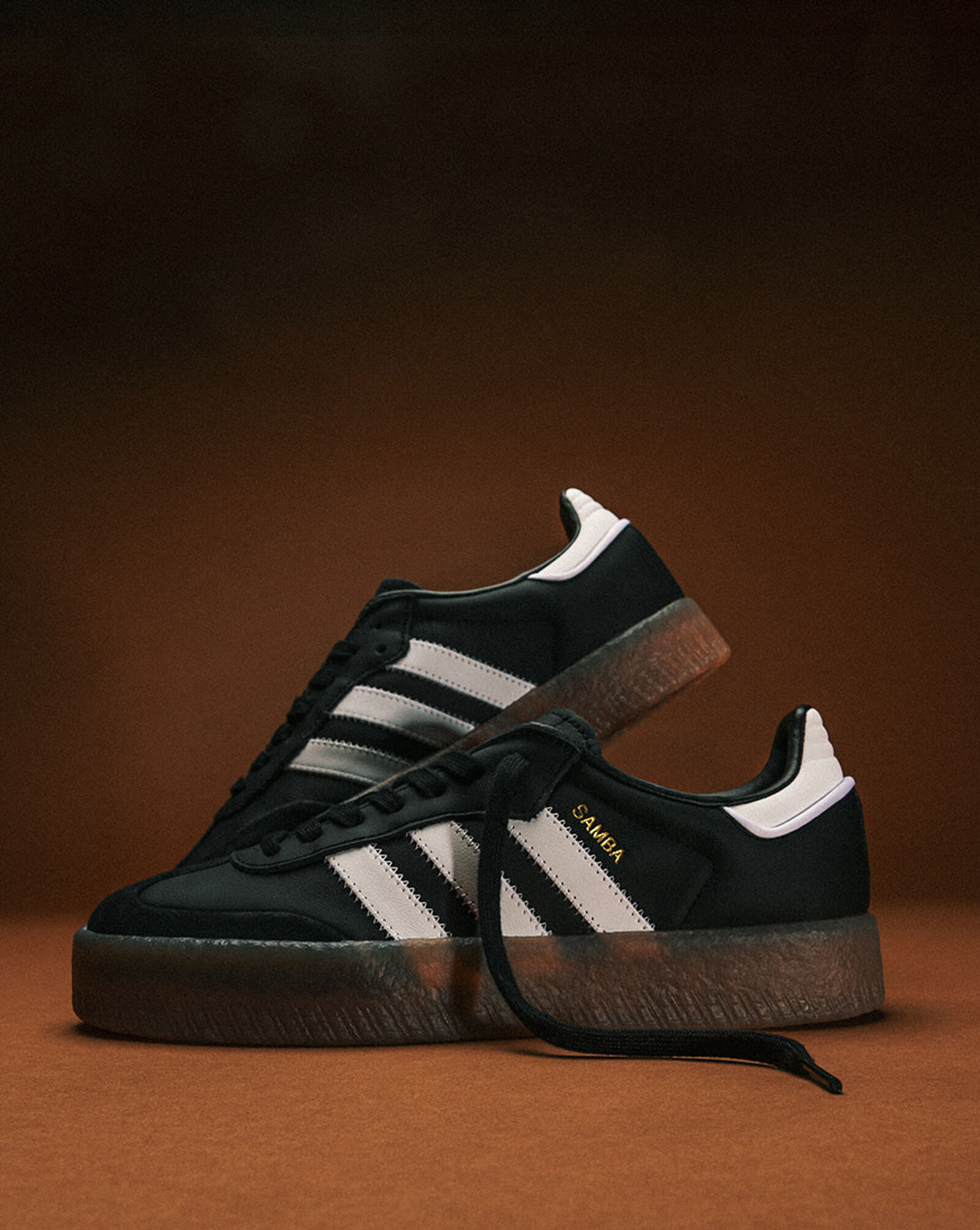 Sambae Black | White | Gold