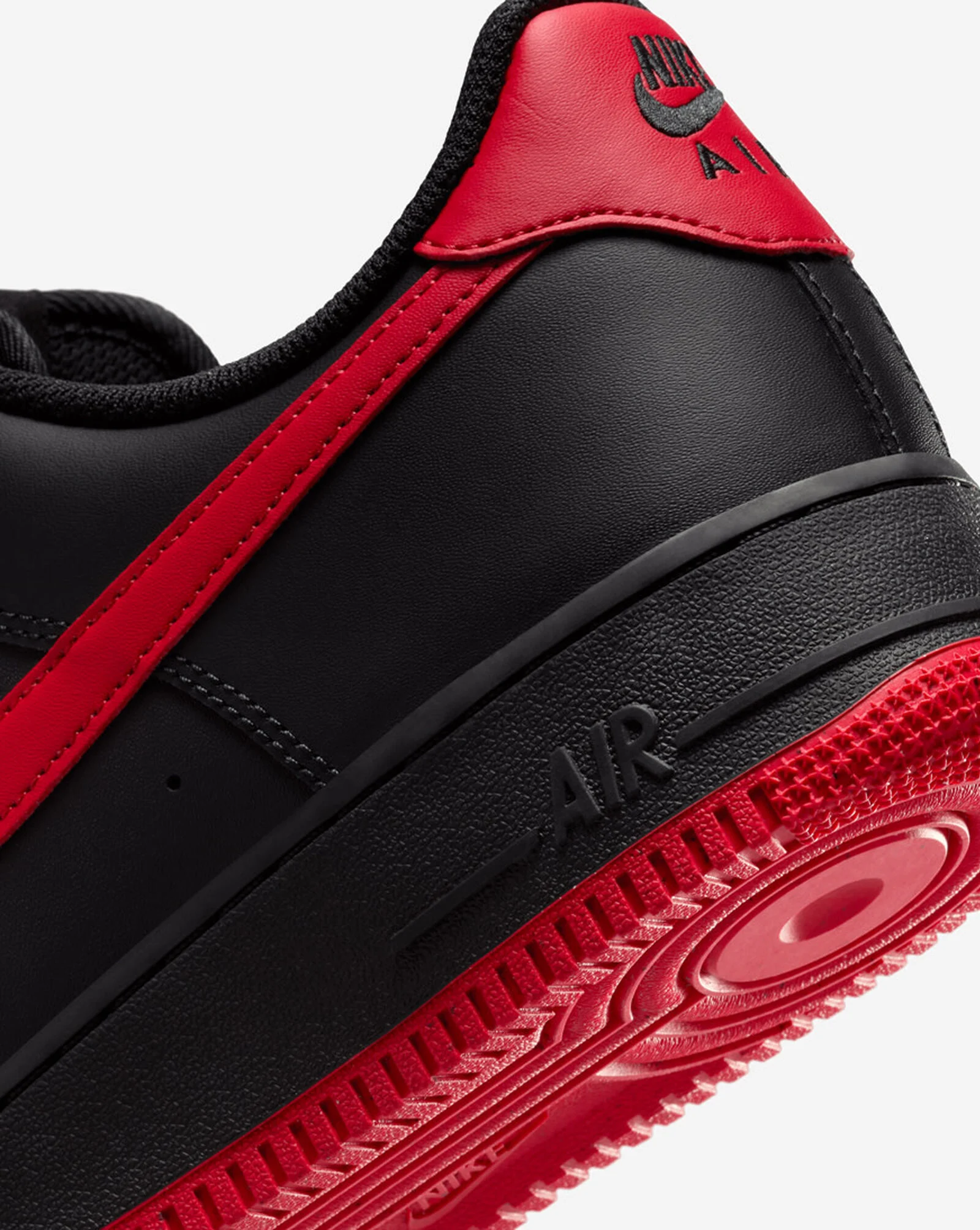 Air Force 1 '07 Black | University Red