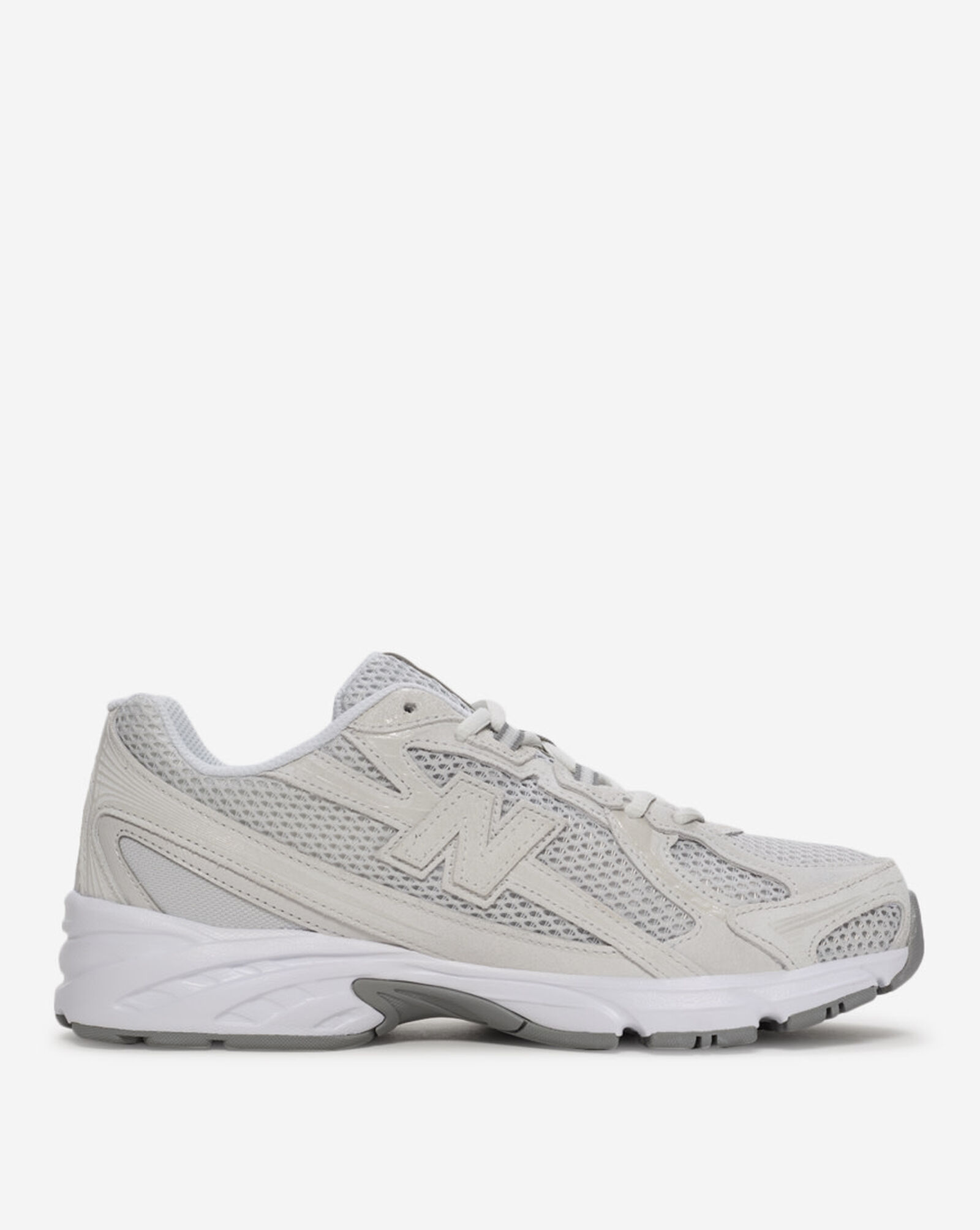 740 Grey Matter | White Grey Day