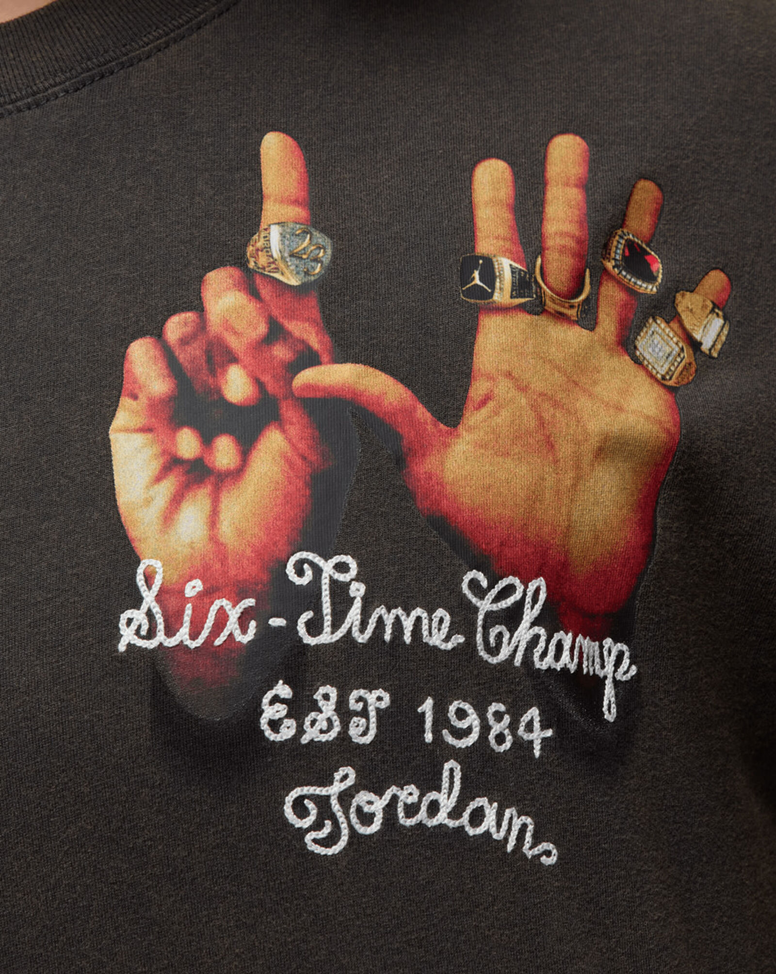 6 Rings Left Chest Graphic T-Shirt Off Noir